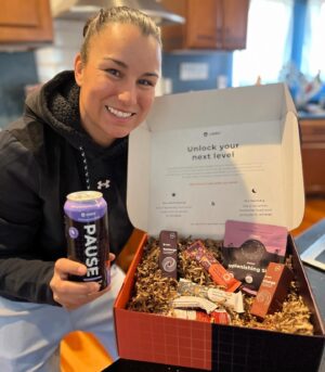 Raquel Pennington Instagram - Big thank you to @getumbo for my goodies box. Helping me to unlock my next level 💪🏼🏆 #TeamRocky #ufc #mma #performance #recovery #mushrooms