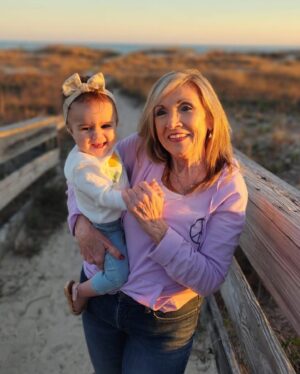 Raquel Pennington Instagram - SWIPE ⬅️ Being a mama is my absolute favorite 😍 so thankful for all the amazing women in my life. Happy Mother’s Day to all you moms out there or parents who pulled a double ❤️