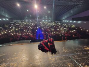 Raquel Garza Instagram - ¡Gracias Atizapán por tantos aplausos, tantas risas y por el increíble Sold Out en la función de ayer de #LosMonólogosDeLaVagina en el Teatro Zaragoza! ¡Los queremos mucho ✌🏻 !

🫦 @polancodalilah 
👄 @michihart 
💋 @raquelgarzatv 
.
.
.
.
.
#MichelleRodríguez #DalilahPolanco #RaquelGarza #Atizapán #MejorTeatro #TeatroZaragoza #Ticketpoint #EveEnsler #TheVaginaMonologues #Comedia #Teatro #SoldOut