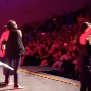 Raquel Garza Instagram - ¡Gracias Atizapán por tantos aplausos, tantas risas y por el increíble Sold Out en la función de ayer de #LosMonólogosDeLaVagina en el Teatro Zaragoza! ¡Los queremos mucho ✌🏻 !

🫦 @polancodalilah 
👄 @michihart 
💋 @raquelgarzatv 
.
.
.
.
.
#MichelleRodríguez #DalilahPolanco #RaquelGarza #Atizapán #MejorTeatro #TeatroZaragoza #Ticketpoint #EveEnsler #TheVaginaMonologues #Comedia #Teatro #SoldOut