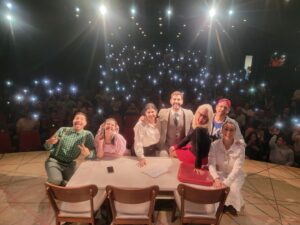 Raquel Garza Instagram - Ayer fue una noche increíble en #TOCTOC y este viernes, sábado y domingo de Semana Santa no será la excepción. ¿Ya tienes tus boletos para acompañarnos y volverte loco de risa?
.
.
.
.
.
#PedroPrieto #UlisesDeLaTorre #SandraQuiroz #AliciaPaola #MajoGutiérrez #hectortrejo #Bully #hectorbully #RaquelGarza #Comedia #Teatro