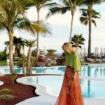 Raquel Meroño Instagram - Que deseas de un hotel ? Buena decoración, ubicación , buen servicio y rica oferta gastronómica . Y si tiene Spa hemos ganado!!👏🏼💚 @tivolihotels @tivolilacaletatenerife @yakuza_byoliviertenerife @seenbc_byoliviertenerife • Look @iscomingofficial_ 💚