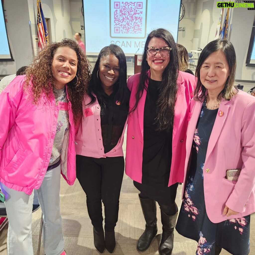 Rashida Tlaib Instagram - The @supermajority Day of Action for Women’s History Month was inspirational. I got to talk to the volunteers who want to make sure our communities are engaged. Thank you to the team at Supermajority for hosting the event and @political_princess1 Tashawna Gill for leading our Detroit based gathering. Learn more about Supermajority here: https://supermajority.com/