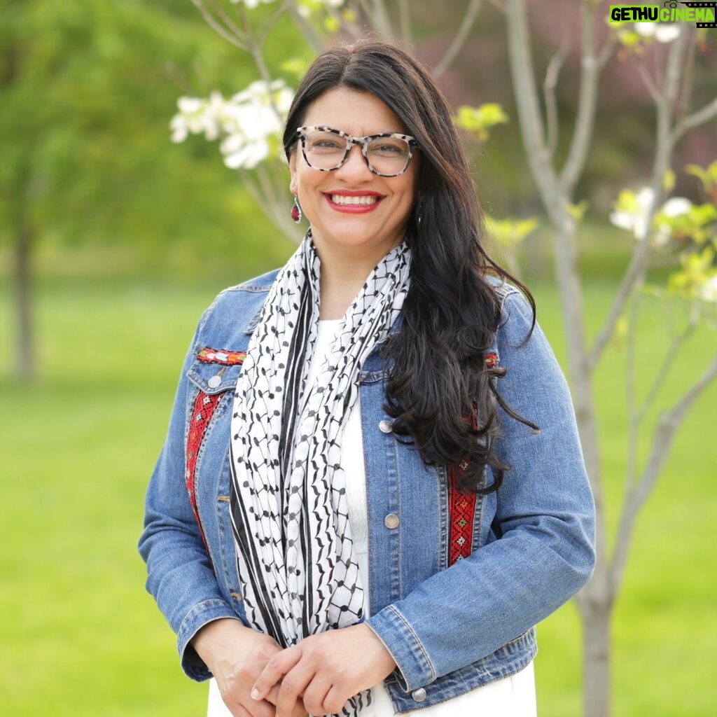 Rashida Tlaib Instagram - Always rooted, never wavering on who I am: The proud daughter of Palestinians that grew up in the most beautiful Blackest city in the country, Detroit. The city that births movements raised me to never stay silent during times of injustice. From Detroit to Gaza, we will all be free. 📸 Robert Deane of Avima Design Hair by @fatmeh_b Makeup by @makeupbyamna1