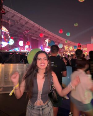 Rashmeet Kaur Sethi Instagram - I gave into the fashion side of clothing and ended up killing my feet this night by wearing heels but but was it worth it? @ 💯 yaasssss
Couldn’t have been happier than this, my outfit, hair and makeup looked perfect and i ended up enjoying so much 😩❤️❤️❤️😍😍❤️ hayeeee itna mazaaa mujhe kabhi nahi aaya life mei✨🌻🧿