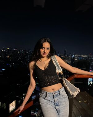 Rashmeet Kaur Sethi Instagram - First night in bangkok looked like this 😍
Made some friends and danced the night away🫶🏻🥰