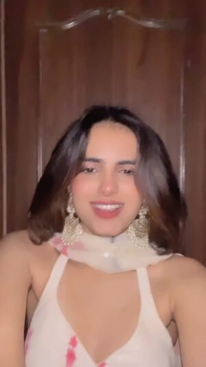 Rashmeet Kaur Sethi Instagram - Obsessed with transitions rn 🥰😍