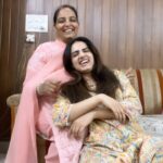 Rashmeet Kaur Sethi Instagram - It was a lil difficult to convince her to do this with me but look at her 😍❤️