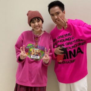 Rasika Saisang Instagram - พี่รัฐกับแท่งเกมส์ซ่าท้ากึ๋น
เป็นคอนเสิร์ตชุดจุใจมากมาก
พี่พี่ tattoo color และทีมทั้งหมดสุสยอส หนูภูมิใจ (⁎⁍̴̆Ɛ⁍̴̆⁎)
กราบขอบคุณที่มอบความสุขให้หนูได้เต็มหลอด
คาราวัจโจ้ครับ m(._.)m // ปล.อยากเห็นพี่ตงเต้นบ่อยๆ