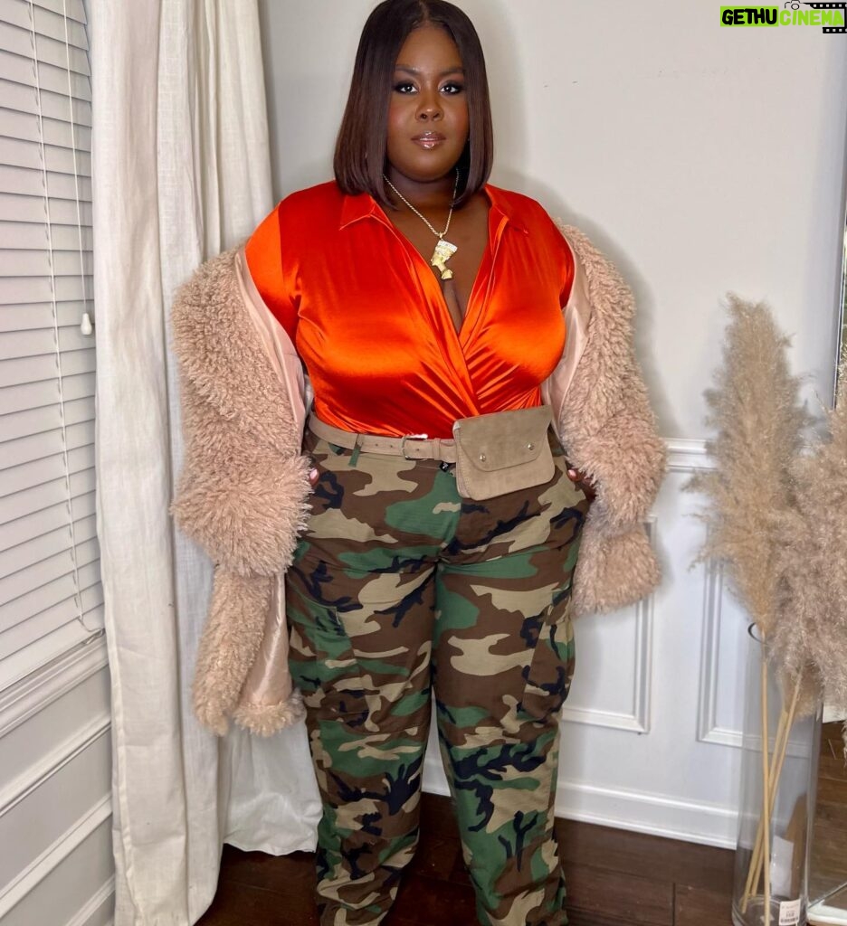 Raven Goodwin Instagram - ☄️ Top @curverra Pants @shopbabes