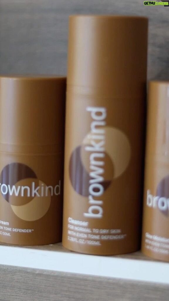 Raven Goodwin Instagram - Hey ya'll! 💜 So...I've been using @brownkindskin since they launched last month and I am excited to introduce you all to this new brand designed specifically for melanin rich skin tones. The Dark Spot Corrector has been my favorite product in the collection, helping to balance and brighten my dark spots & I’m loving the results! #brownkind #brownkindskin