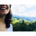 Rayana Carvalho Instagram - Ano do sol! É de tempo de conexão com a nossa essência divina, com o que faz a gente sorrir e vibrar alto. Dons e talentos soprarão nos ouvidos daqueles que estiverem prontos para colocá-los em movimento e assim sintonizarmos com o nosso propósito. Como seres de luz, brilhar é o que fazemos de melhor. 2020 é o ano do brilho! Que a luz que vem do alto encontre um espelho límpido em nossos corações. Um ano solar pra mim e pra você!☀️☀️☀️✨✨✨