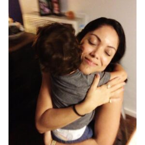 Rayana Carvalho Instagram - Ju, meu amor, hoje é seu dia e todos nós aqui em casa gostaríamos de te abraçar bem forte e dizer olho no olho o quanto você é importante em nossas vidas, mas já que estamos passando por esse momento tão delicado, venho por aqui (tbm!rs) deixar registrado o nosso carinho e admiração por você. A vida é muito mais divertida e linda ao seu lado, viu? Luz, luz e luz!!! Feliz aniversário!

Te amooooo❤️ P.S: Me tira uma dúvida, nosso brinde virtual vai ser com vinho, gin ou uma(claro que isso é só uma força de expressão) cerva bem geladinha? A aniversariante do dia é quem decide!😉🍻🍷🍹
