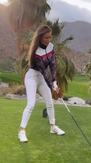 Rebecca Grant Instagram - Golfing wearing @dailysportsusa makes me so happy! Click my #linkinbio and use my code REBECCA or Becky and get 15% OFF🛍⛳️
I’m #wearing #dailysports Elisabet Dot Sportif Navy Long Sleeve Mock Neck Top and my #pants are the #Magic #HighWater #AnklePants in #white by #dailysportssweden #womens #clothes #designed by #women #ootd #ootdfashion #rebeccagrant #fashionblogger #influencer #life #lifestyle #love 
I’m seeing improvement in my swing and contact with the ball! Chipping is a challenge so I’m working with my 60 degree wedge and my #3wood needs to a of work. Let me know if you can offer any advice on my #swing and did you see that #putt 😅😅😅#comment4comment #commentbelow