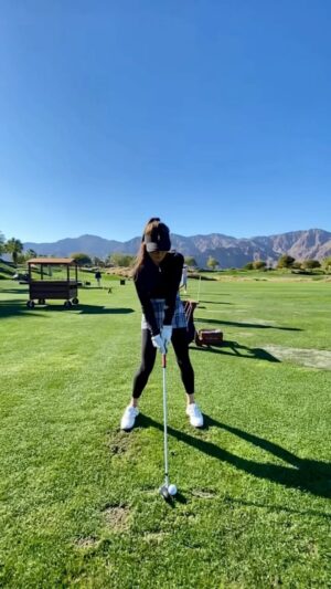 Rebecca Grant Instagram - Lunchtime #golf #lesson #workinprogress ⛳️
Has anyone tried out the new @taylormadegolf #stealthdriver I’m looking for as much distance as I can get 😂🏌🏻‍♀️🪐
Anyone have any #golftips for me? I’m working on keeping my feet down and finishing my #swing 👍🏻 #commentbelow #golfswing #golflife #golfbabe #lifelessons #comment4comment