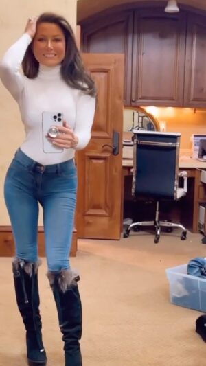 Rebecca Grant Instagram - Birthday weekend 🎉 so I’m packing the #bootswiththefur 👢Help me decide #whiteboots Vs #blackboots and whoever guesses where I’m going for a quick #birthday #getaway gets pinned to the top!! ✈️🎂🥳 #letsgo #birthdaygirl #fun #dior #boots #live #life #lifestyle #happybirthday #partytime 
#commentforcomment #love my #followers #buffalo #buffalogals #buffalojeans #applebottomjeans #party #weekend #weekendvibes #weekendgetaway