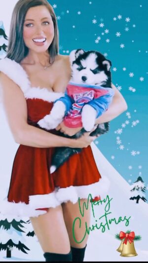 Rebecca Grant Instagram - Merry Christmas everybody!! #GodBless you and your family this #holidayseason and good luck to the #buffalobills this #nfl #playoffseason 🎄🎁❤️
#staysafe #family #love #holidaycheer #holidaymood #Christmas #puppies #buffalobills #santa #santaclaus #nfl #playoffs #wildcard #mariahcarey #singing #music #reelsinstagram #saitama #revolution #revolwave 
Comment below how you are spending your Christmas? What did #santa bring you? We’re you #naughtyornice ? How do you think the #buffalobills will do in the #playoffs 🏈🏈🏈#comment4comment 🎄🎁🍪🐾🐾🎅🏻
