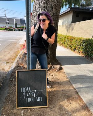 Rebecca Metz Instagram - Farmers market yesterday & @krimsonstudio today. When the universe sends you love notes, TAKE ‘EM. 

Ooh universe, you big ol’ flirt 😍