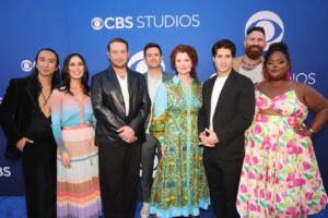 Rebecca Wisocky Instagram - We had a great time at the big #FYC @televisionacad event yesterday and we looked goood! Thank you to everyone who came out to celebrate @ghostscbs and all of the other exceptional talent on @cbstv 
Dress: @alemais.official 
HMU: @richardnormangrant & @lexwmakeup 💕