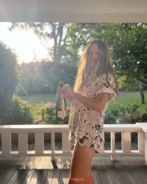 Rebecca Breeds Instagram - Golden hour 🍾🦘🌼