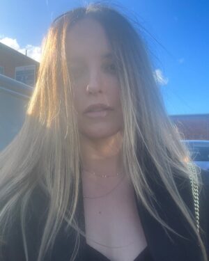 Rebecca Breeds Instagram - Fresh @bixiecolour toner for #CAUGHTonStan Premier party THIS week!!!! Bring. It. ON!!! Thanks @stella_bixiecolour and @shereeknobel_bixiecolour 💁🏻‍♀️🫶