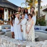 Rebecca Gayheart Instagram - ¡Bajo el sol con mis amigos! ☀️🇲🇽 #cabo #springbreak #beehive