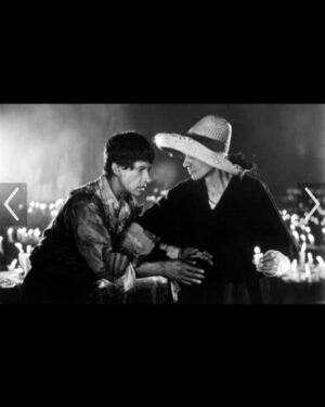 Rebecca Jones Instagram - Se nos fue nuestro Nacho, pero se quedan todos esos personajes fantásticos, hasta Macario, que osaba negociar con la muerte. 

Junto a el hice muchas cosas, y estoy convencida que no hubo, hay, ni habrá otro como el en la escena teatral y cinematográfica de mexico. Le aprendí tanto!!

Descansa en Paz, Nacho de mi corazón y de Mexico entero🖤 #quepd  #ignaciolopeztarso