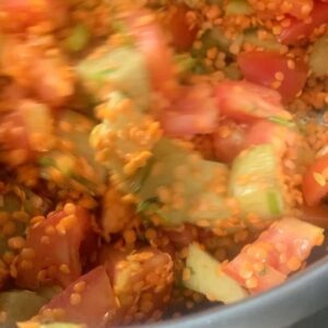 Rebecca Jones Instagram - Pocas cosas me gustan más en la vida que el detalle de que mis mejores amigos me traigan delicias  de comer a casa 😊 😋
@anaceliaurquidi ♥️ #antonioserrano  #comidasaludable #comidadeliciosa #hechaconamor