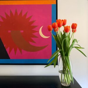 Rebecca Jones Instagram - These tulips were brought to me by the love of my life. 

Happy Sunday 

Estos tulipanes me los trajo el amor de mi vida. 

Feliz domingo.