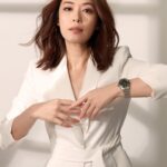 Rebecca Lim Instagram – The new Longines Spirit Zulu time 🤍✨🤍 

This 39mm beauty takes its name from the first @longines dual-time zone wristwatch manufactured in 1925, which featured the Zulu flag on its dial. History on your wrists 🤍

Fun fact I just found out: 
Zulu refers to the letter “Z” which designates universal time for aviators and members of the armed forces ✨

#Longines #EleganceisanAttitude #LonginesSpirit #ThePioneerSpiritLivesOn #PionneringTimeZones