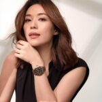Rebecca Lim Instagram - Time is a strange thing. It moves so quickly yet slowly at the same time. Anyone else agrees? 😊 Most importantly let’s treasure the moments we have 🤍 Love this @longines Spirit Zulu 🤍 It’s the perfect balance of masculinity and elegance topped with a timely reminder of the #LonginesSpirit 🤍 #EleganceisanAttitude #ThePioneerSpiritLivesOn #PionneringTimeZones