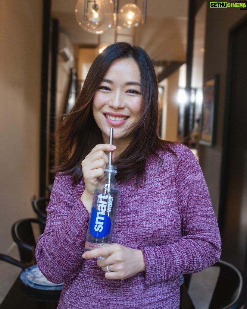 Rebecca Lim Instagram - Always remembering to stay hydrated in between shoots and throughout the day. Take your hydration up a sip 🩵🤍🩵 Get it at major supermarkets and e-commerce retailers today 🩵 @smartwater_sg #smartwatersg #thankssmartwater #sp