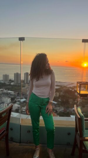 Reem Ahmed Instagram - #iliketomoveitmoveit 💚🌅