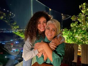 Reem Ahmed Instagram - بحبك قوى 🥰 #سوسن_بدر ❤️
