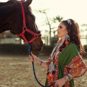 Reem Ahmed Instagram - #كلام_الناس @kalamelnasonline  Ramadan Kareem 🌙  the sweet star reem Ahmed @reem_ahmedofficial ❤️❤️ @taha_khalifaofficial ❤️❤️ @kalamelnasonline 🌟🌟arranged by: Mona roshdy ❤️❤️creative photography @yasserelmogy mua @rania_hema_joe_makeup_artist _artist hairstyle @emy_hamdy_hair_stylis  stylist @heba.tantawi2017