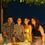 Reena Aggarwal Instagram - Lastnight At the launch of Fame Garden & Prive By Fame at @thebeatlehotel !! Thankyouuuuu @vahbz for having us and giving us a good time always! And @priyaaraina @themohitpathak @nidhiuttam what a goofy night….You know what i mean 😜 Was happy to finally bump into you dost @sachinshroff1 🫶 and also it was pleasure meeting you sir 🙏@nasirrkhanofficial . . . . . . . . . . . . #aboutlastnight #friday #friends #food #music #glamsquad #fashion #artists #ootd #ootdfashion #style #❤