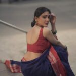 Reena Aggarwal Instagram - सारे दिन की थकावट दूर हो जाती है , जब रात को तुमसे बात हो जाती है! 🌼♥️ #explore #explorar #exploremore #saree #sareelove #sareelovers #sareeindia #trending