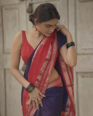 Reena Aggarwal Instagram - सारे दिन की थकावट दूर हो जाती है , जब रात को तुमसे बात हो जाती है! 🌼♥️

#explore #explorar #exploremore
#saree #sareelove #sareelovers #sareeindia
#trending