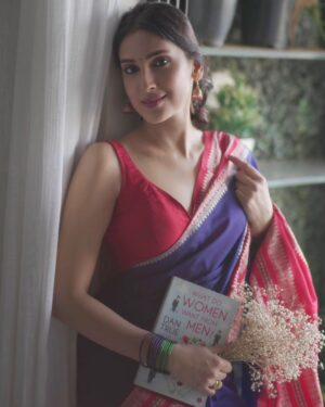 Reena Aggarwal Instagram - Priyatama ♥️

.
@pixelpassionfotography
@reenaaggarwal2
@pixellence_art

#explorepage #saree #sareelove #sarees #sareeindia #sareelovers #explorer #exploremore #trend