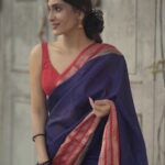Reena Aggarwal Instagram - सारे दिन की थकावट दूर हो जाती है , जब रात को तुमसे बात हो जाती है! 🌼♥️ #explore #explorar #exploremore #saree #sareelove #sareelovers #sareeindia #trending