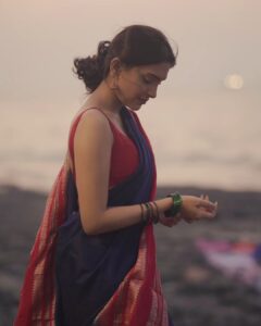 Reena Aggarwal Instagram - सारे दिन की थकावट दूर हो जाती है , जब रात को तुमसे बात हो जाती है! 🌼♥️ #explore #explorar #exploremore #saree #sareelove #sareelovers #sareeindia #trending