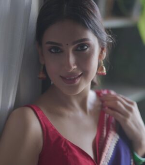 Reena Aggarwal Instagram - It’s valentines week and y’all should know what your women want from you 😝😝🙈🥳
Ready for classes??? 🙈😝
