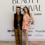 Regina Pavón Instagram - #BeautyFestival primera edición.🌷 Gracias @itsfarahslim y @glamourmexico por invitarme a formar parte de la conversación “Razones porque la belleza te empodera.” Fue un honor compartir este panel contigo @anajimenavillanueva . Makeup by me Hair by @gerardo_lanuza Look by @verodiazmx