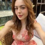 Regina Pavón Instagram - #BeautyFestival primera edición.🌷 Gracias @itsfarahslim y @glamourmexico por invitarme a formar parte de la conversación “Razones porque la belleza te empodera.” Fue un honor compartir este panel contigo @anajimenavillanueva . Makeup by me Hair by @gerardo_lanuza Look by @verodiazmx