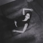 Regina Pavón Instagram - En el sillón de pensar 🛋️ 💭 Pics by @ediediedy