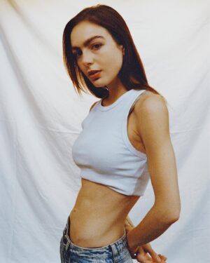 Regina Pavón Instagram - Film portraits📷 🎞️
by @ediediedy