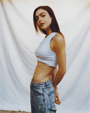 Regina Pavón Instagram - Film portraits📷 🎞️
by @ediediedy