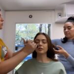 Regina Pavón Instagram – Mis hadas de la belleza en este proyecto @marcialauravega @pampimoo 🦋