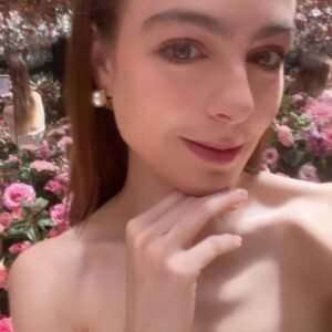 Regina Pavón Instagram - Brunch 🌸🥐✨w/ @diorbeauty 

🫶🏻 @esejuanfuentes @anapaudoria 
📸 @losquien 

#MissDior
#LoveOutLoud
#MissDiorParfum 

Vestido @benitosantosoficial by @steponfashion