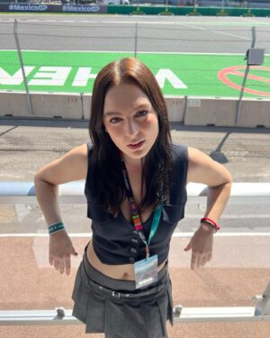 Regina Pavón Instagram - F1🏁 con @urbanic_mexico 

#F1 #Urbanic#UrbanicSquad #Ub